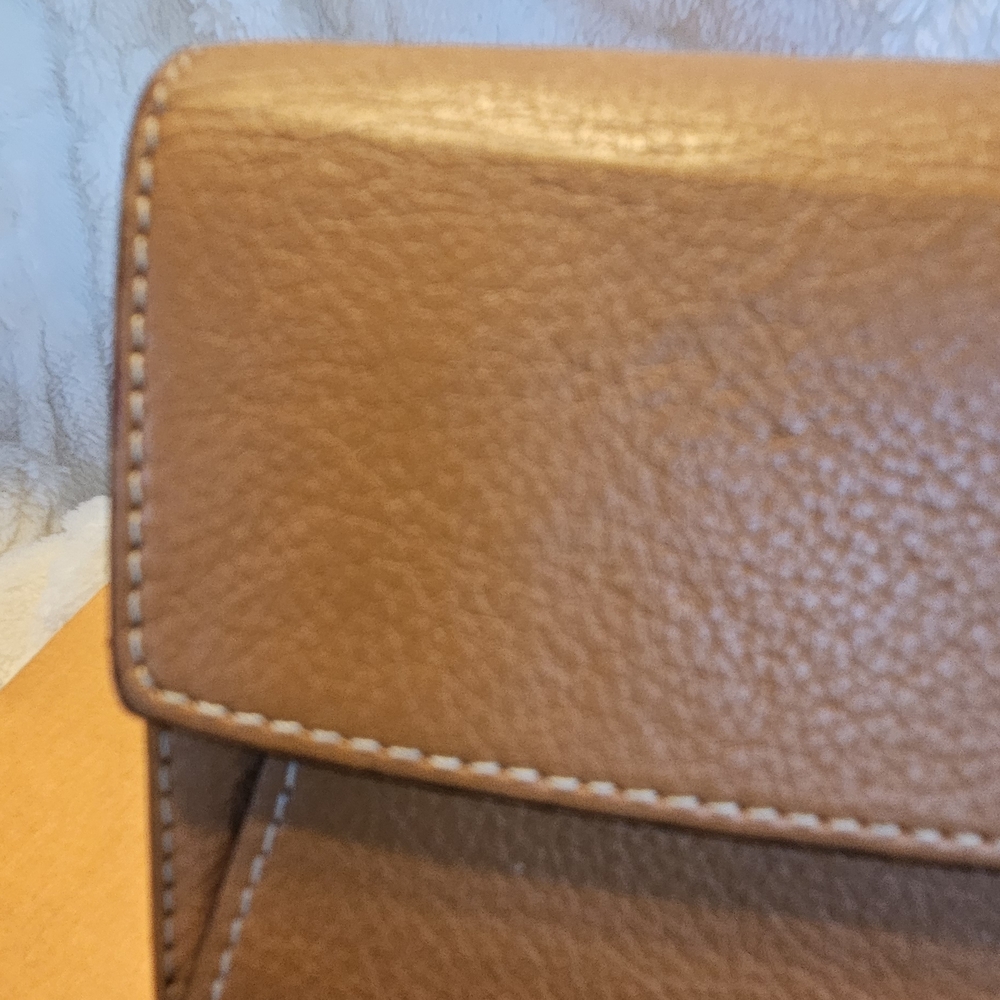 Cartier Tan Wallet with Textured Grain Finish - Picture 3 of 15